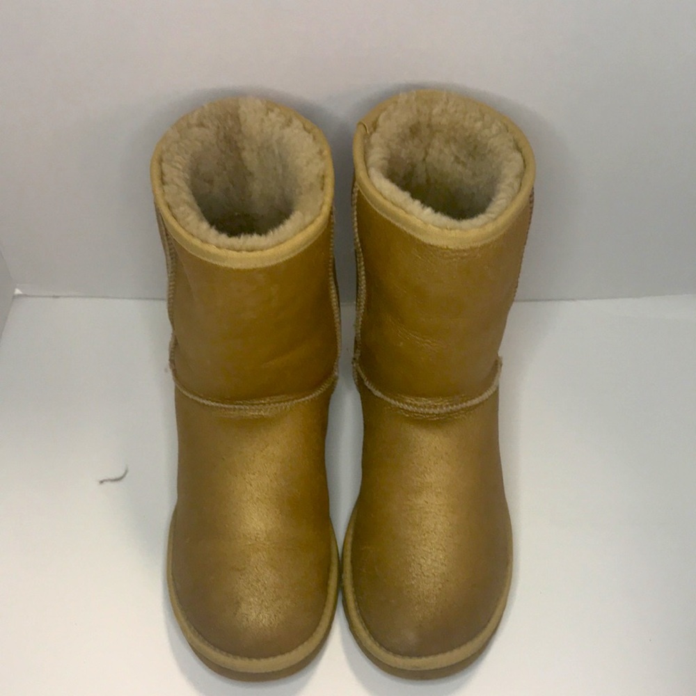 UGG Gold - Picture 2 of 5